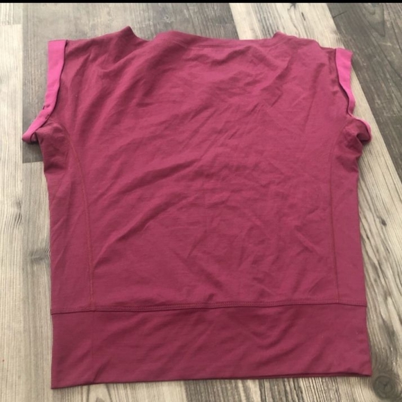 NWT Nike Dri-Fit Epic Women's Cuff-Sleeved Shirt - Picture 3 of 6